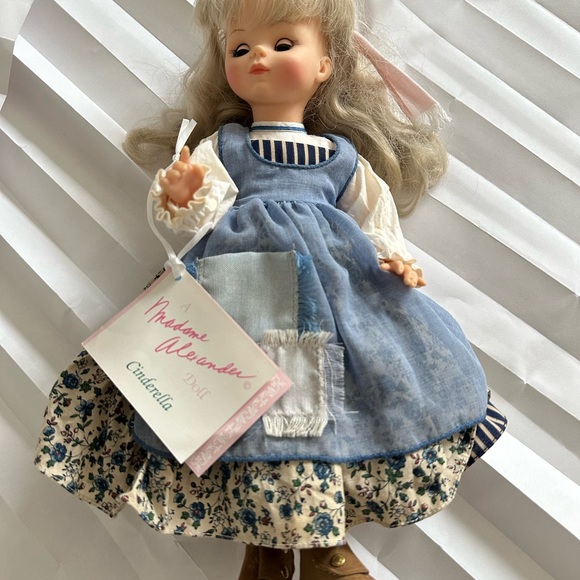 Madame Alexander Vintage Poor Cinderella Doll - Picture 4 of 12
